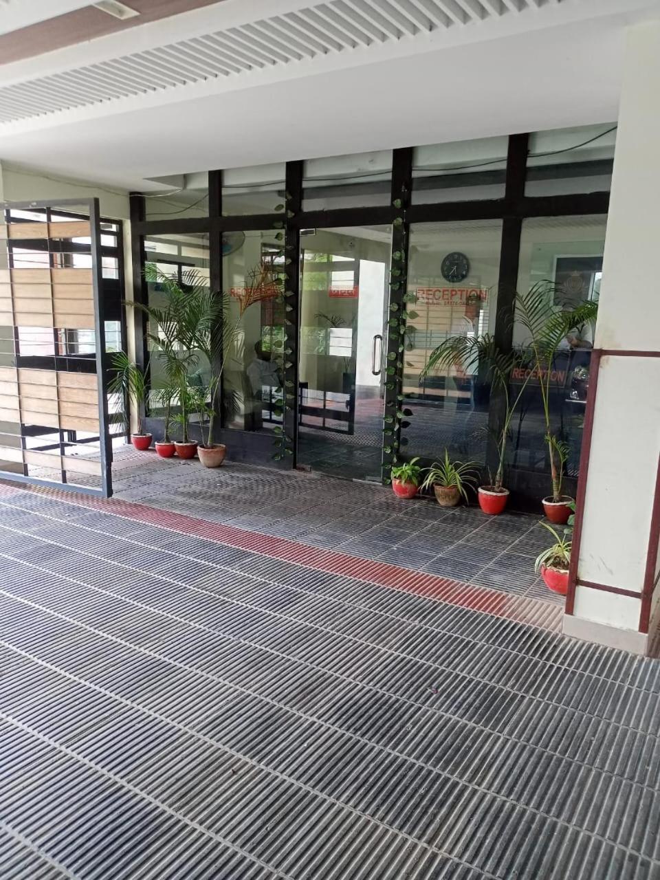Rose Garden Guest House Khulna Bagian luar foto